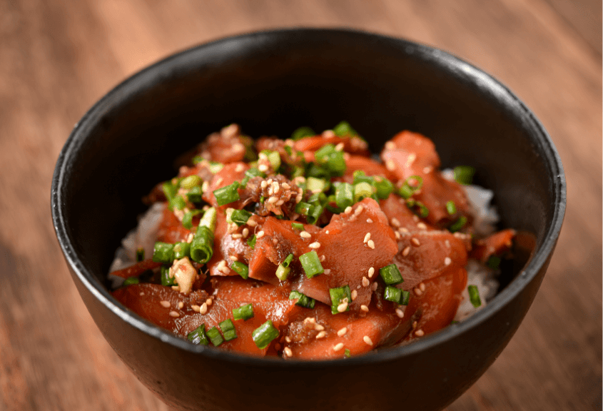 ゴマ油と醤油の絶品スモークサーモン丼