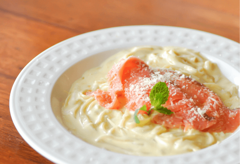 スモークサーモンのクリームパスタ